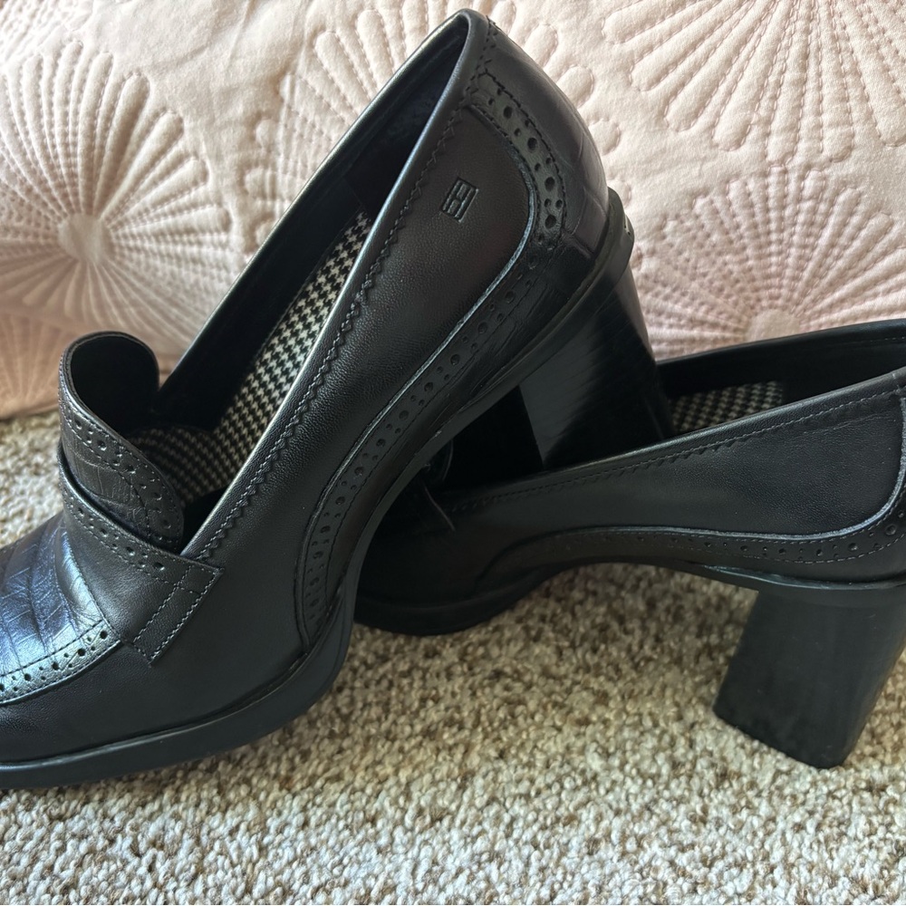 Tommy Hilfiger Black Women's Loafers - Picture 2 of 5